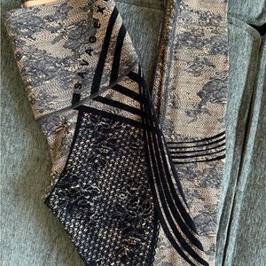 Black and Beige Patterned Leggings